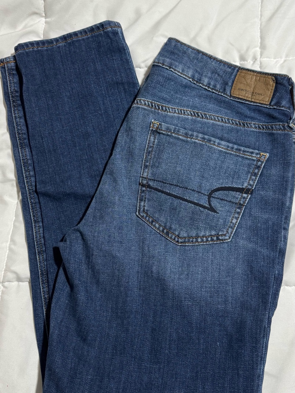 AEO Tomgirl Blue Slim Straight Jeans - American Eagle Outfitters size 4